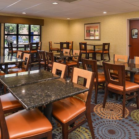 Holiday Inn Express & Suites Central Omaha By Ihg מראה חיצוני תמונה