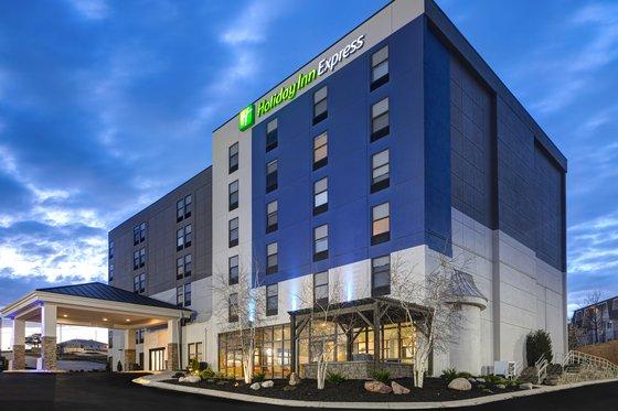 Holiday Inn Express & Suites Central Omaha By Ihg מראה חיצוני תמונה