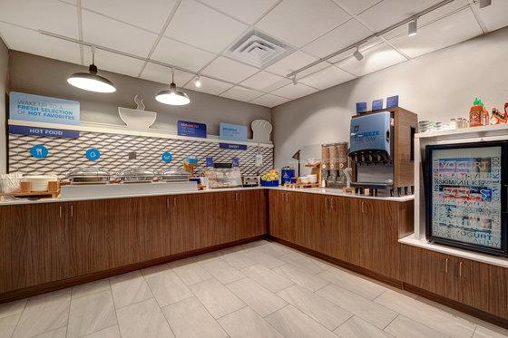 Holiday Inn Express & Suites Central Omaha By Ihg מסעדה תמונה