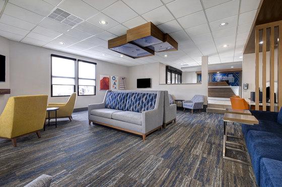 Holiday Inn Express & Suites Central Omaha By Ihg מראה פנימי תמונה