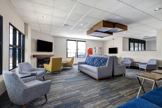 Holiday Inn Express & Suites Central Omaha By Ihg מראה פנימי תמונה