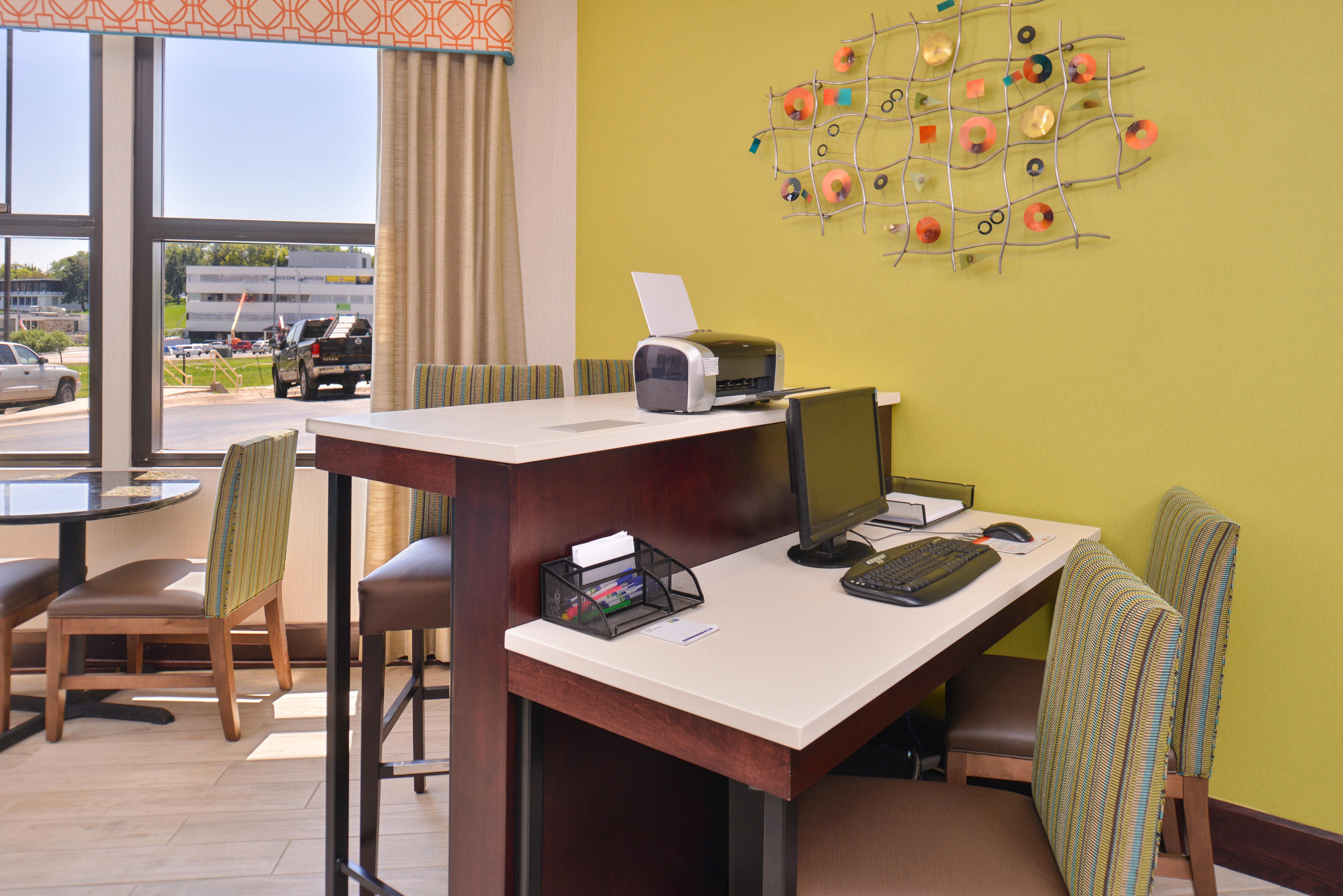 Holiday Inn Express & Suites Central Omaha By Ihg מראה חיצוני תמונה