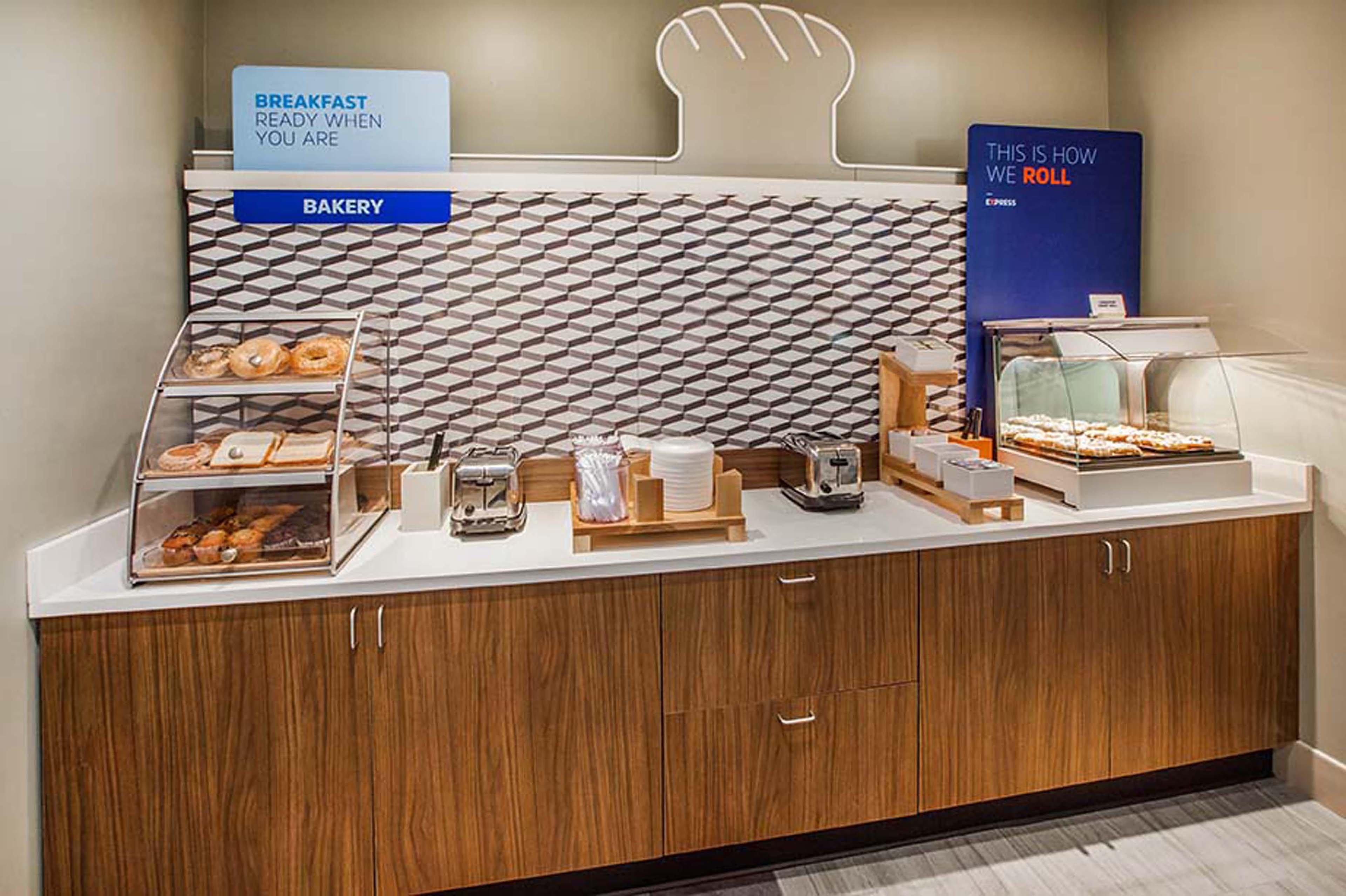 Holiday Inn Express & Suites Central Omaha By Ihg מראה חיצוני תמונה