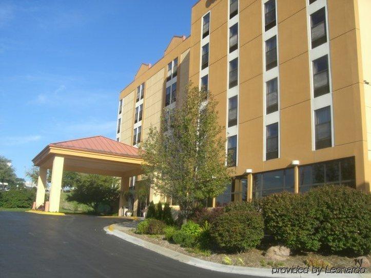 Holiday Inn Express & Suites Central Omaha By Ihg מראה חיצוני תמונה